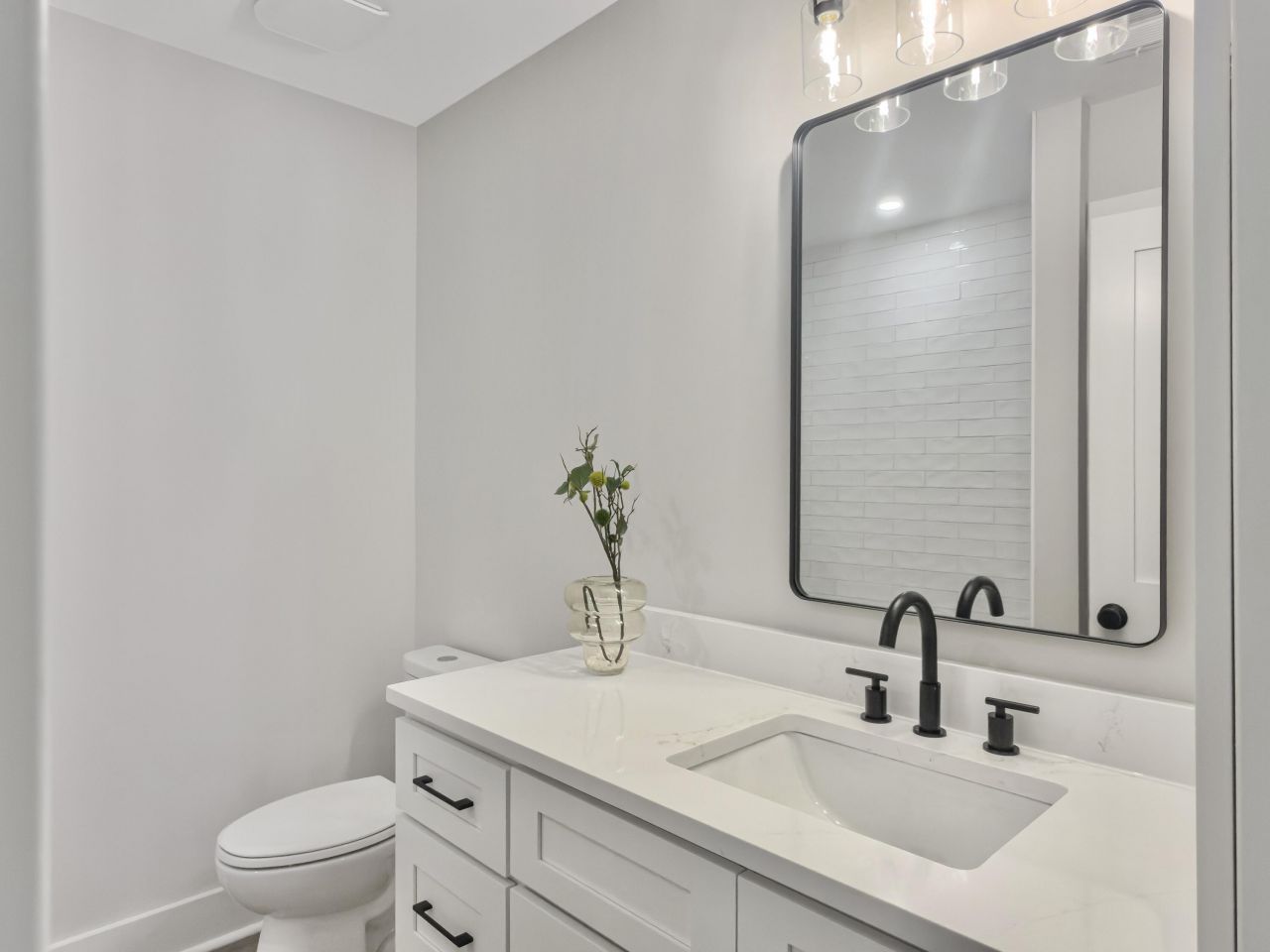 943 Mikell Drive Photo 23