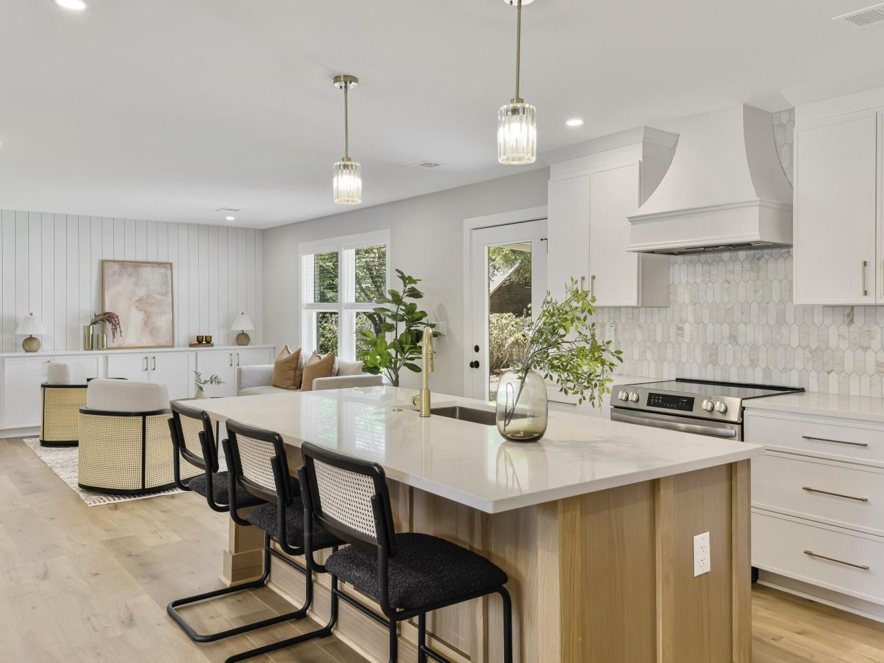 943 Mikell Drive Photo 26