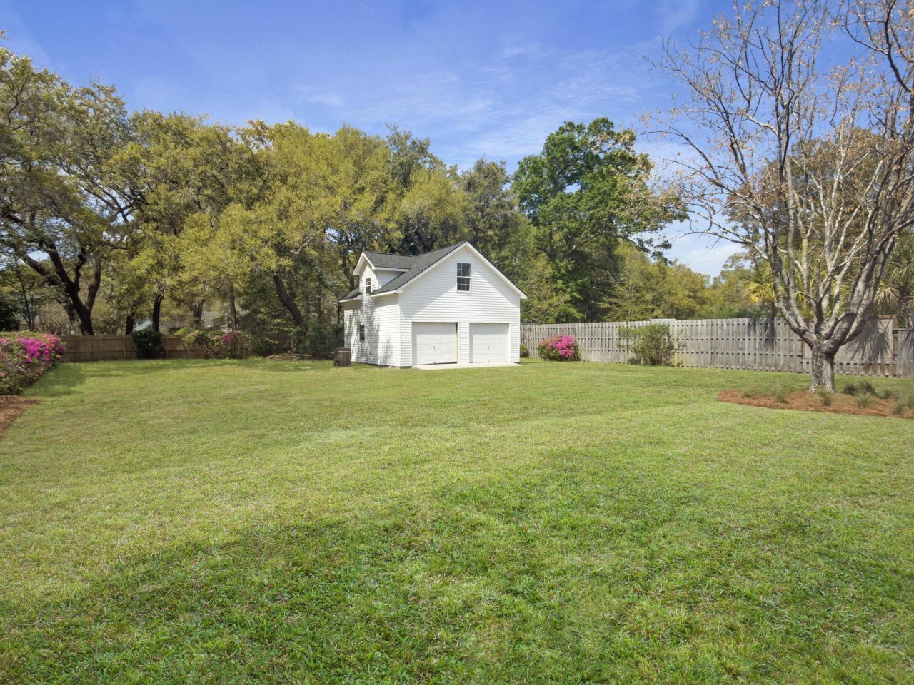 943 Mikell Drive Photo 33