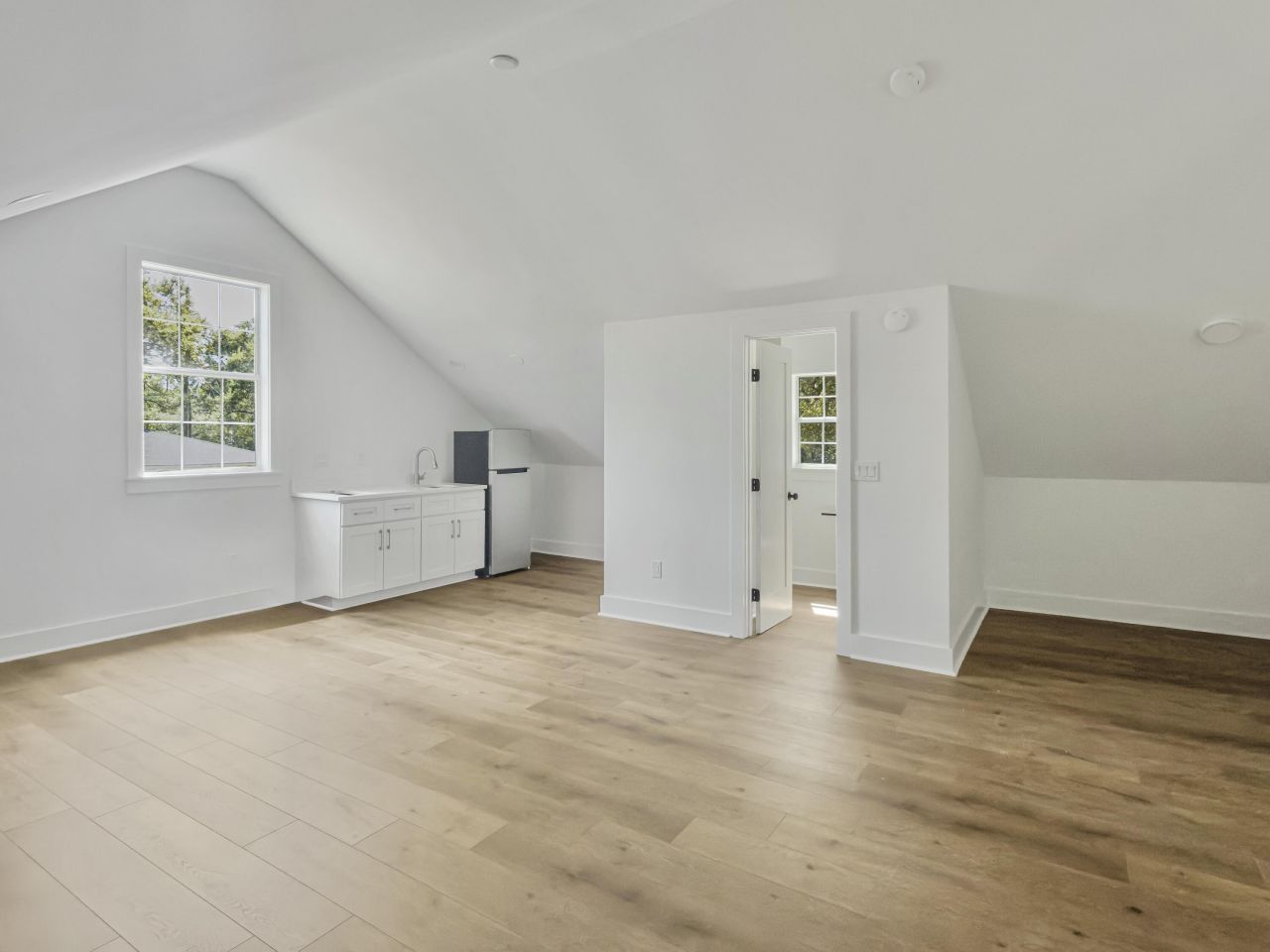 943 Mikell Drive Photo 35