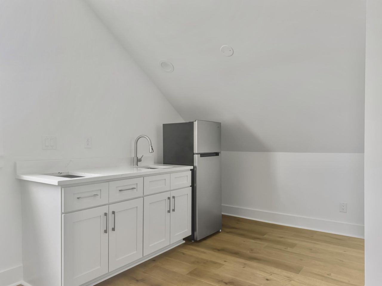 943 Mikell Drive Photo 38