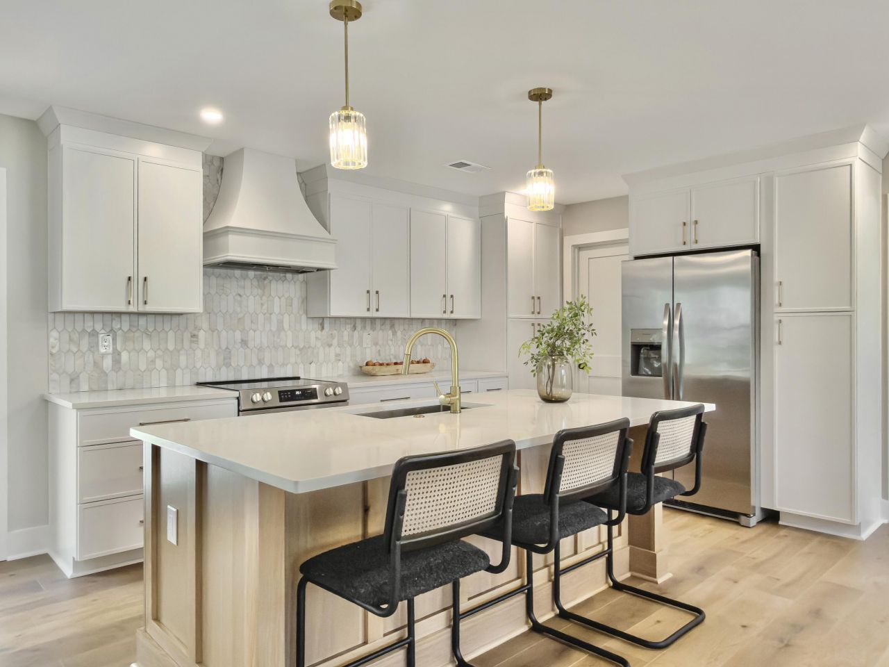 943 Mikell Drive Photo 9