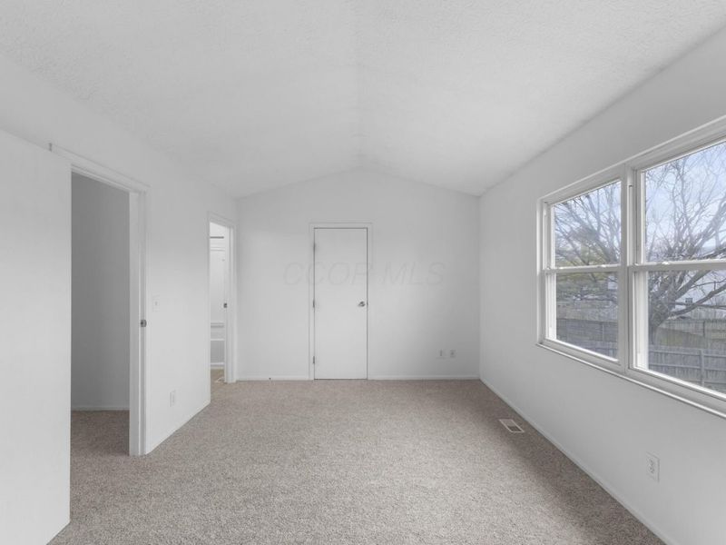 4840 Briston Drive, Columbus, OH 43221 Photo 13