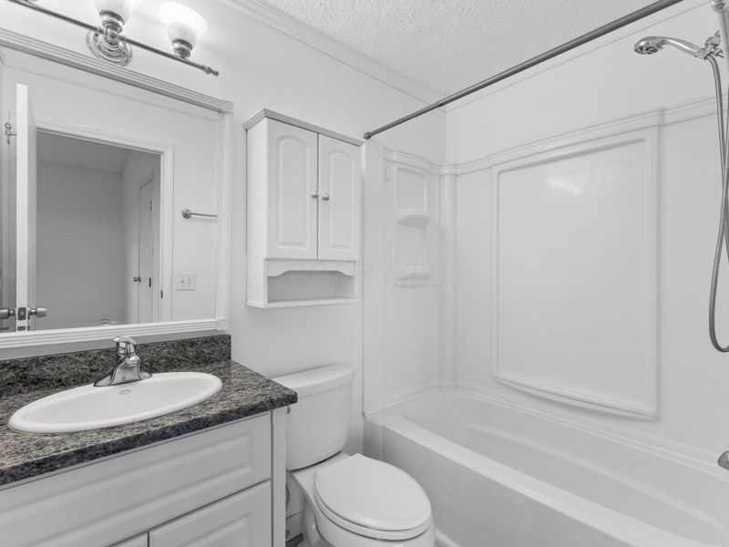 4840 Briston Drive, Columbus, OH 43221 Photo 16