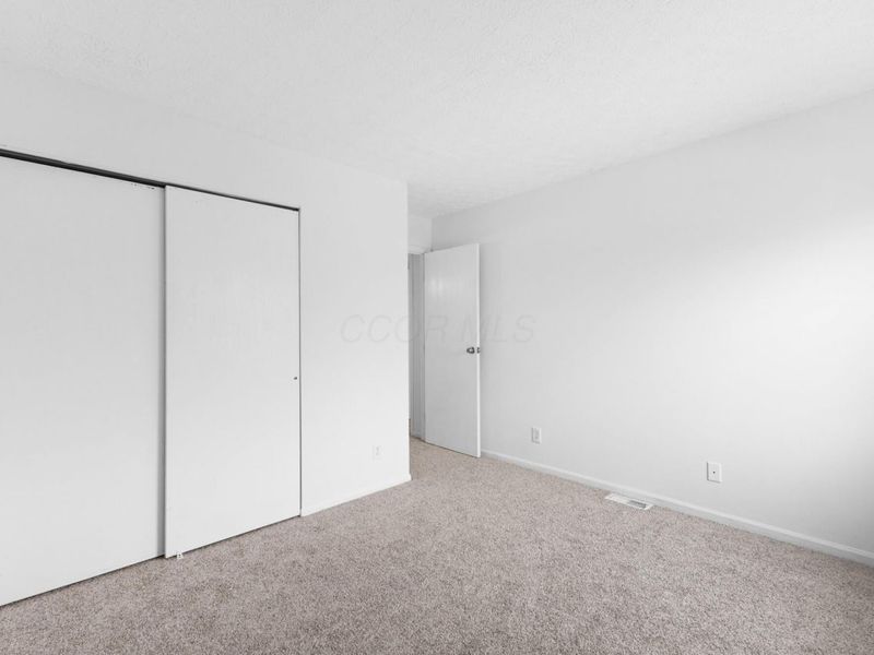 4840 Briston Drive, Columbus, OH 43221 Photo 17