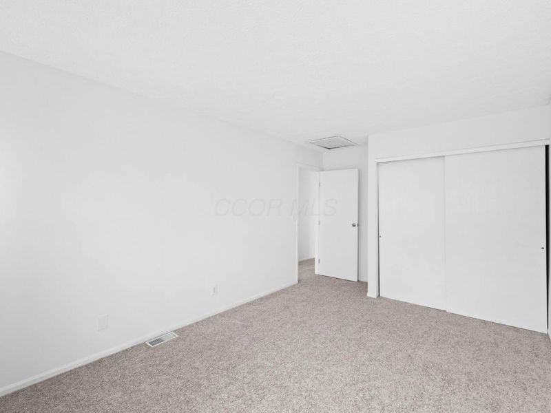 4840 Briston Drive, Columbus, OH 43221 Photo 18