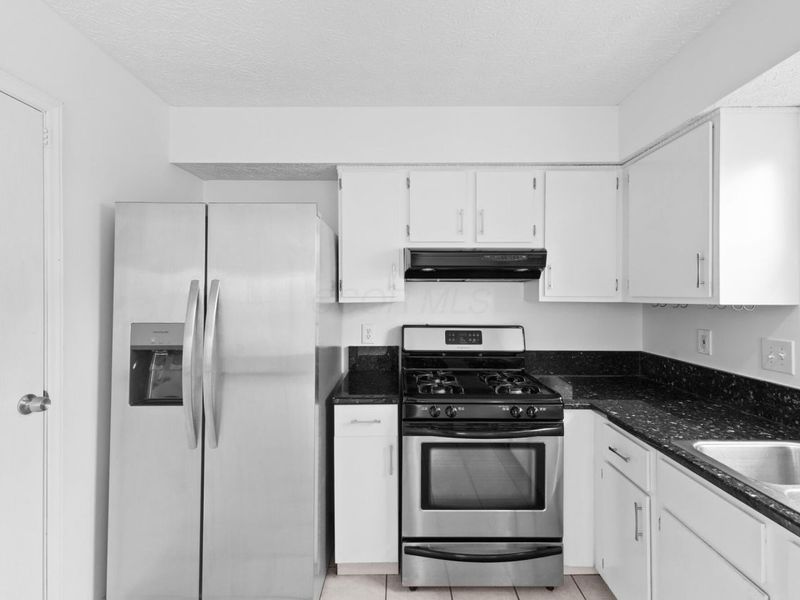 4840 Briston Drive, Columbus, OH 43221 Photo 9