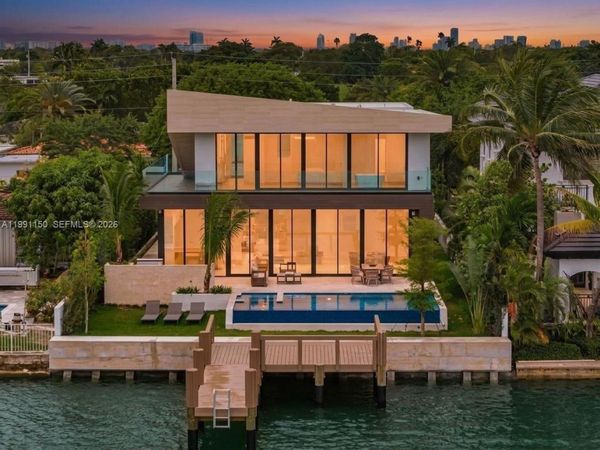 535 N Shore Dr, Miami Beach, FL 33141