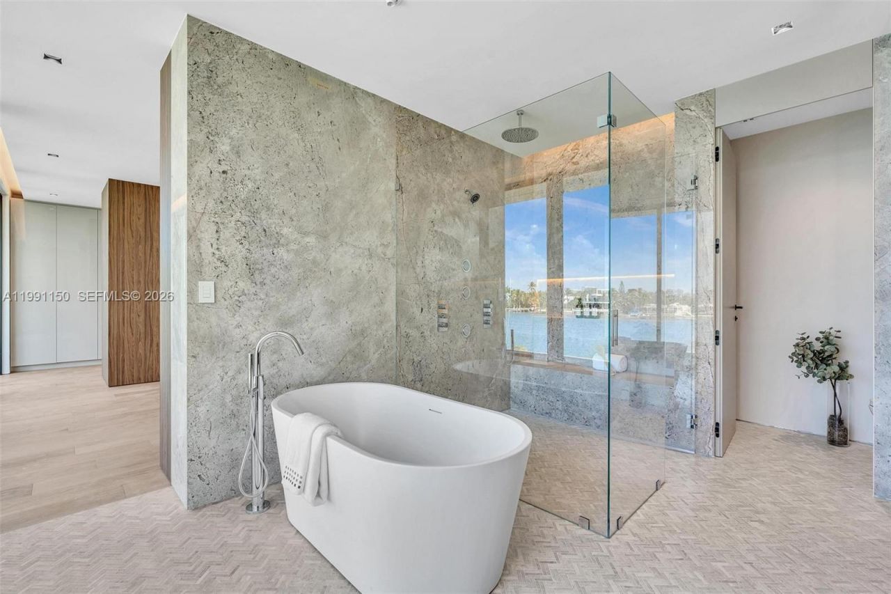 535 N Shore Dr, Miami Beach, FL 33141 Photo