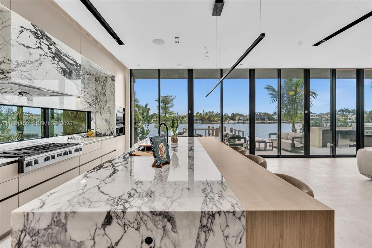 535 N Shore Dr, Miami Beach, FL 33141 Photo