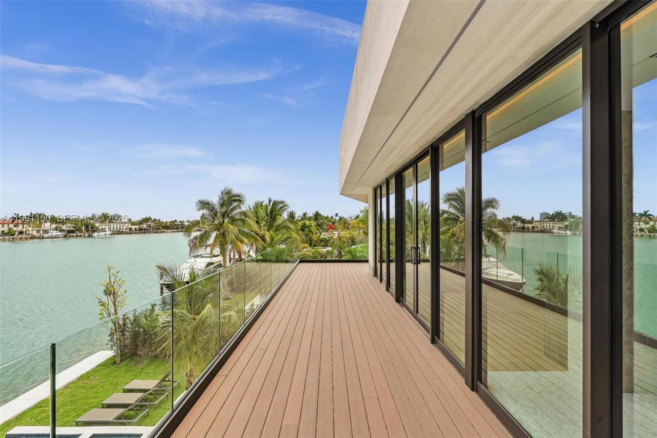 535 N Shore Dr, Miami Beach, FL 33141 Photo
