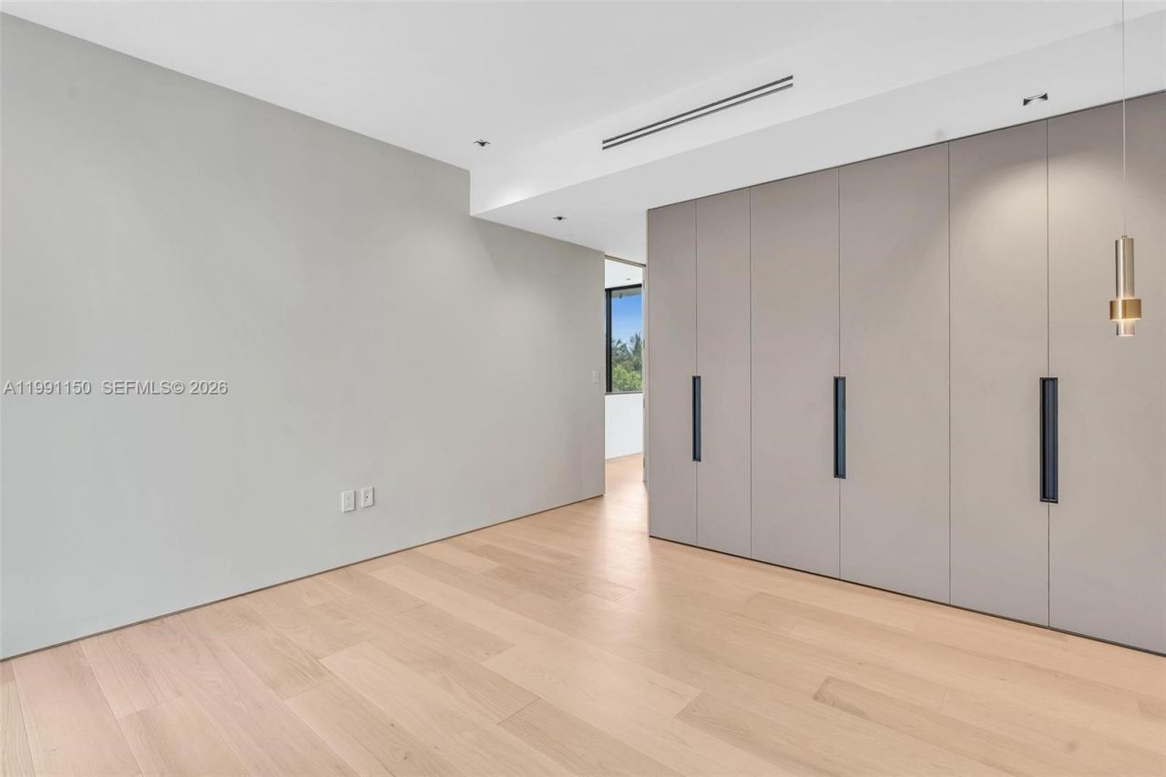 535 N Shore Dr, Miami Beach, FL 33141 Photo