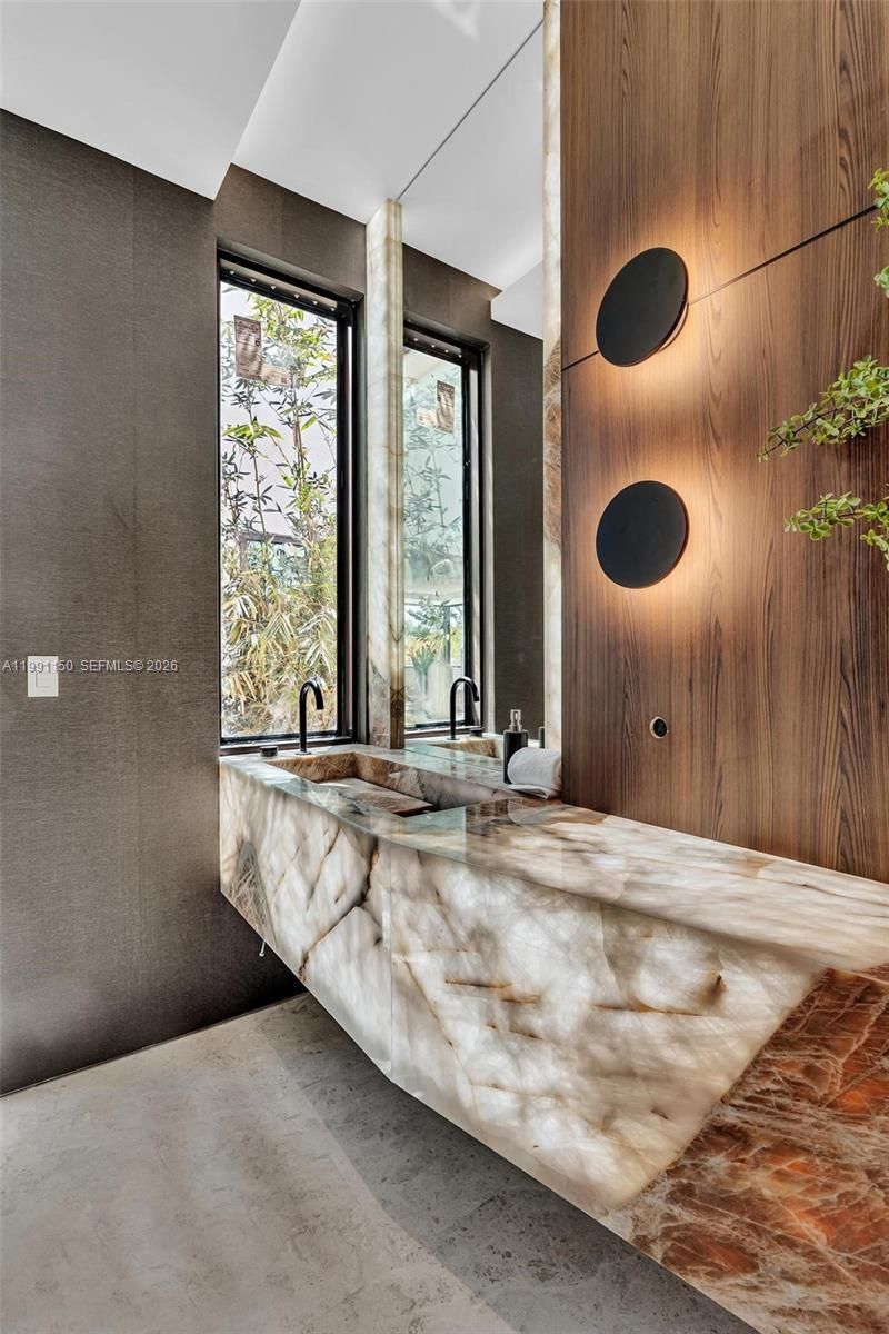 535 N Shore Dr, Miami Beach, FL 33141 Photo