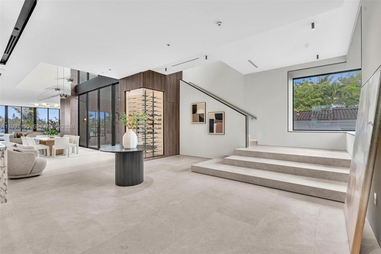 535 N Shore Dr, Miami Beach, FL 33141 Photo
