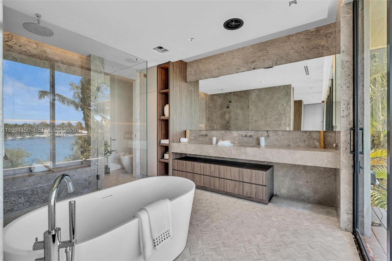 535 N Shore Dr, Miami Beach, FL 33141 Photo