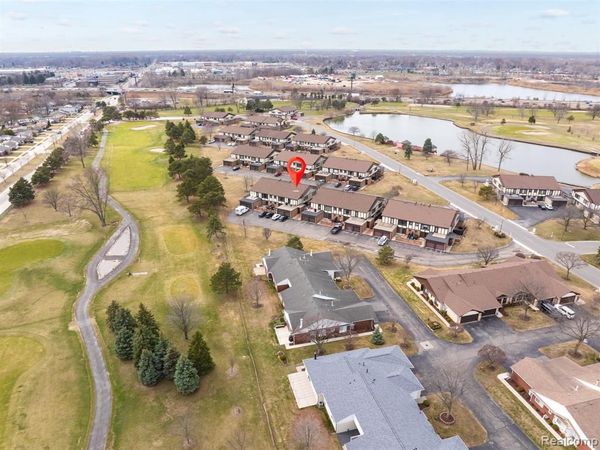 517 Country Club Drive, St Clair Shores, Mi 48082