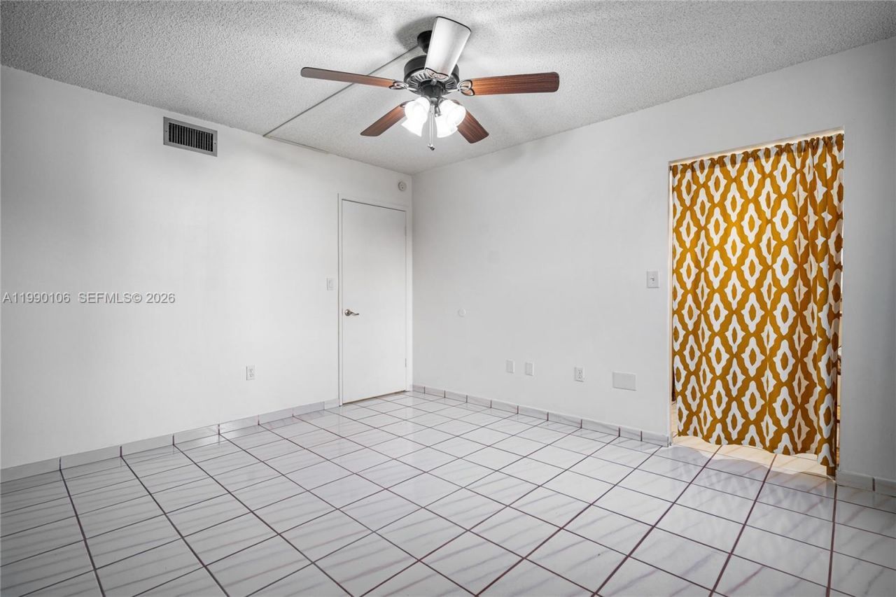 495 W Park Dr , Unit 101, Miami, FL 33172 Photo