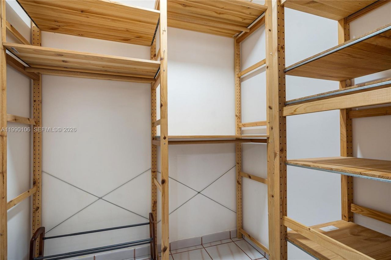 495 W Park Dr , Unit 101, Miami, FL 33172 Photo