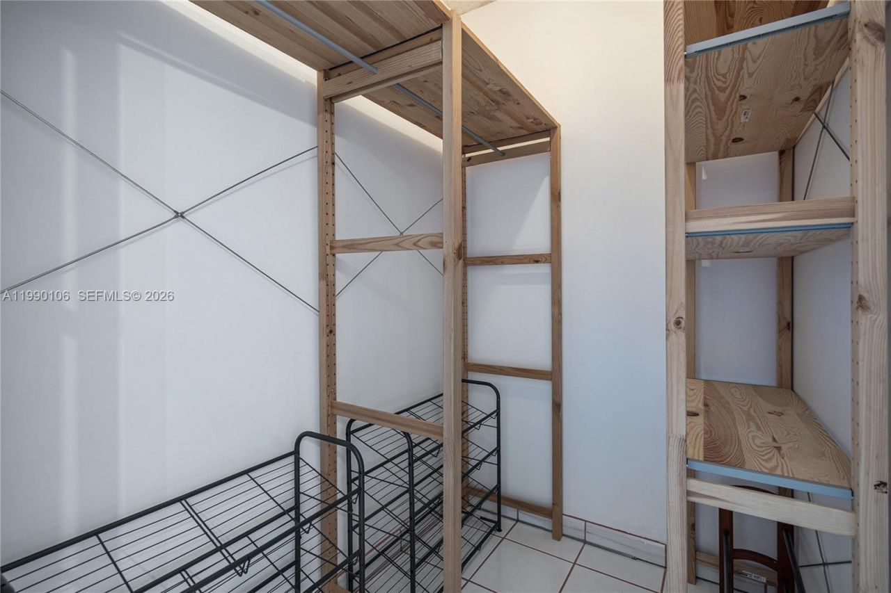 495 W Park Dr , Unit 101, Miami, FL 33172 Photo