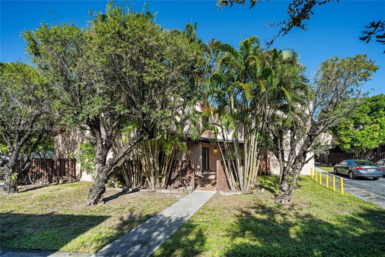 495 W Park Dr , Unit 101, Miami, FL 33172 Photo