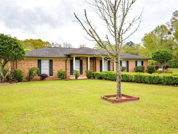 3252 Meadow Lane, Mobile, AL 36618