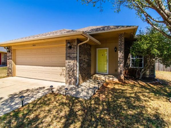 900 Switzerland Avenue, Yukon, OK 73099