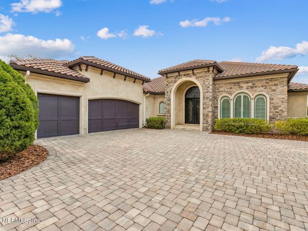 5226 COMMISSIONERS Drive, Jacksonville, FL 32224