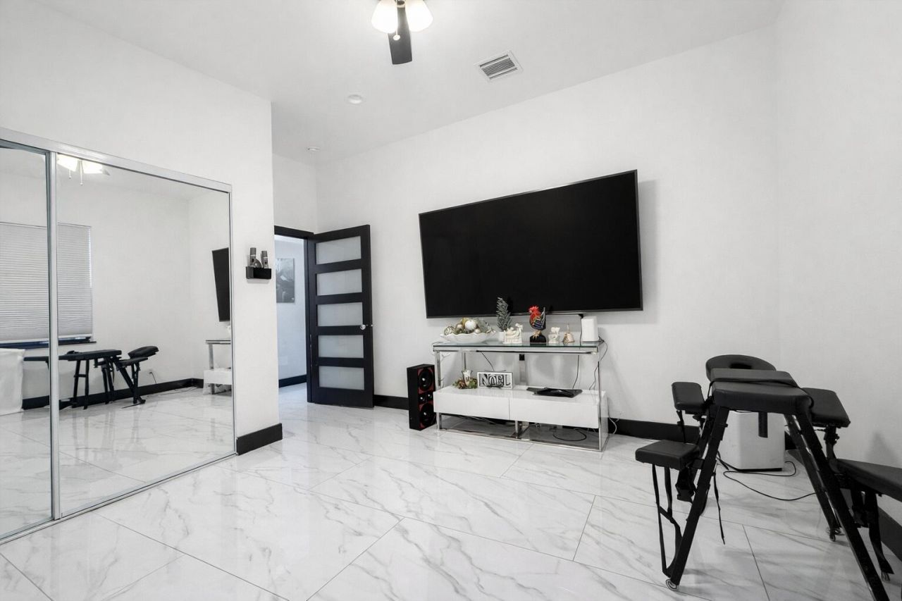 725 Mercury Street, West Palm Beach, FL 33406 Photo