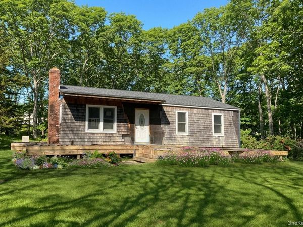 9 Clinton Street, Springs, NY 11937