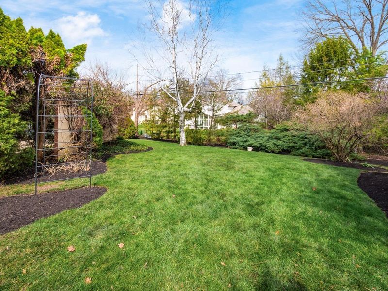 880 Lynbrook Road, Columbus, OH 43235 Photo 7