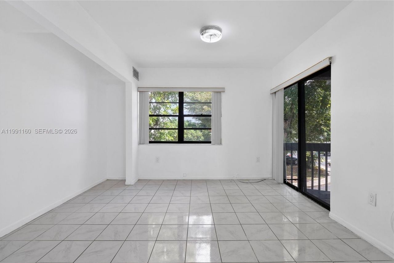 10542 NW 7th Ter , Unit B7, Miami, FL 33172 Photo