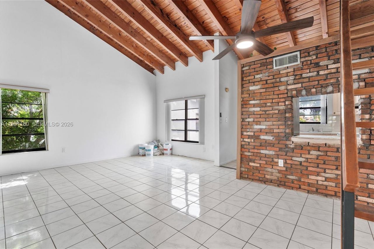 10542 NW 7th Ter , Unit B7, Miami, FL 33172 Photo