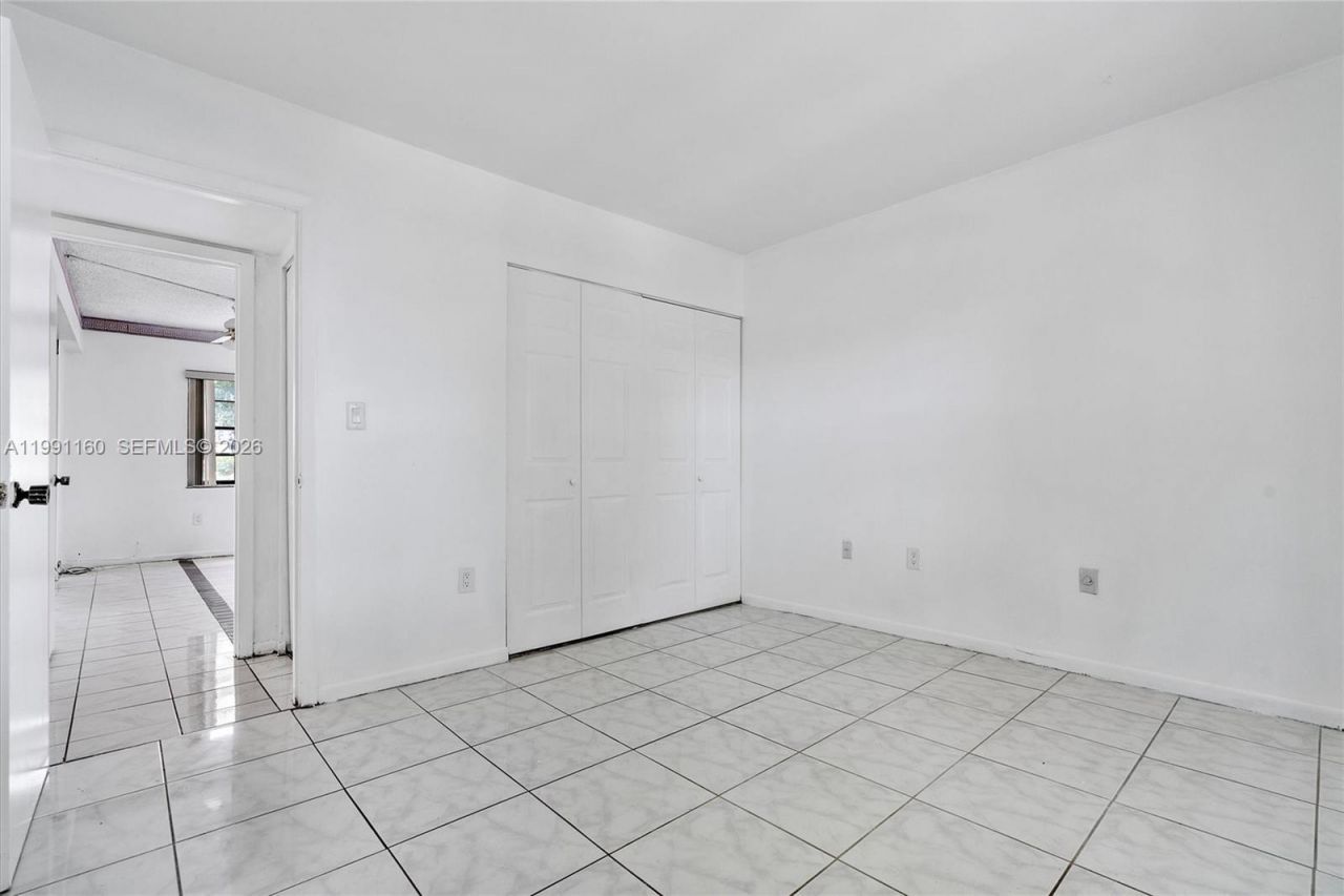 10542 NW 7th Ter , Unit B7, Miami, FL 33172 Photo