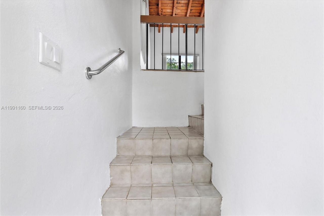 10542 NW 7th Ter , Unit B7, Miami, FL 33172 Photo