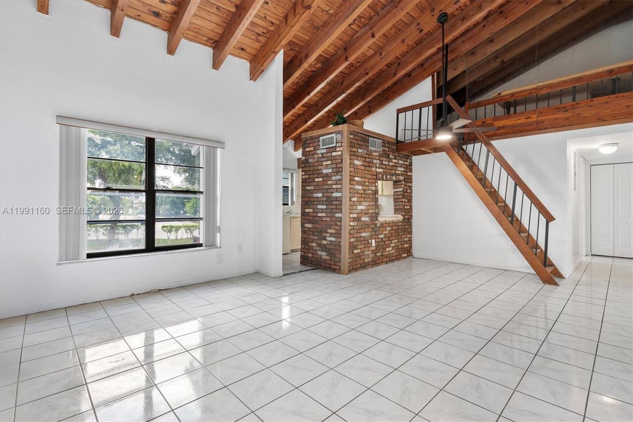 10542 NW 7th Ter , Unit B7, Miami, FL 33172 Photo