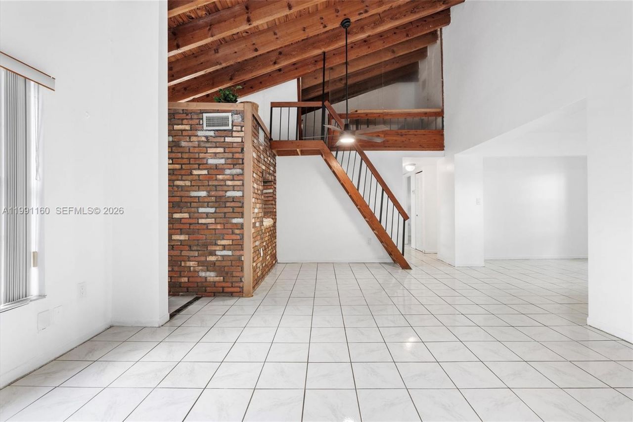 10542 NW 7th Ter , Unit B7, Miami, FL 33172 Photo