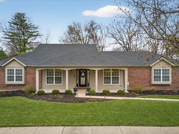 14949 Royalbrook Drive, Chesterfield, MO 63017