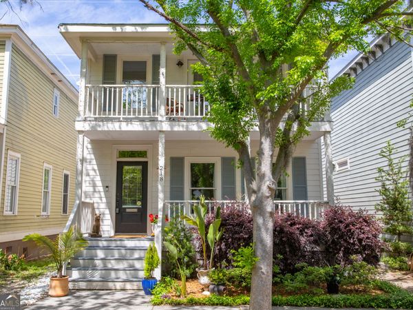 218 E 33rd Street, Savannah, GA 31401