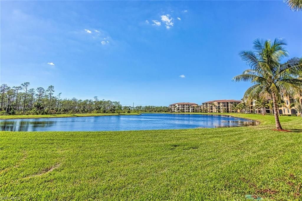 9719 Acqua Ct, Unit 228, Naples, FL 34113 Photo