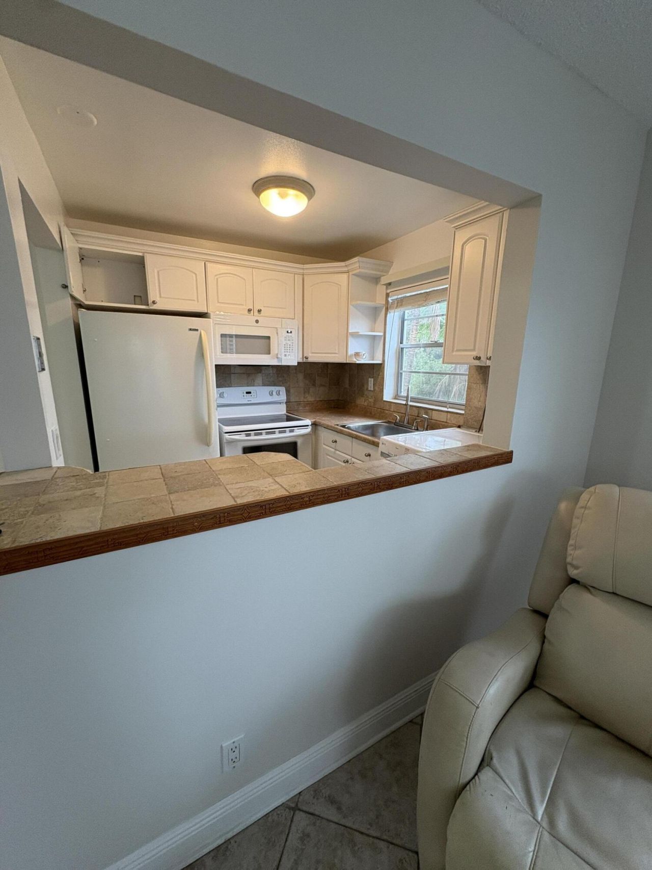 48 Bedford B, West Palm Beach, FL 33417 Photo