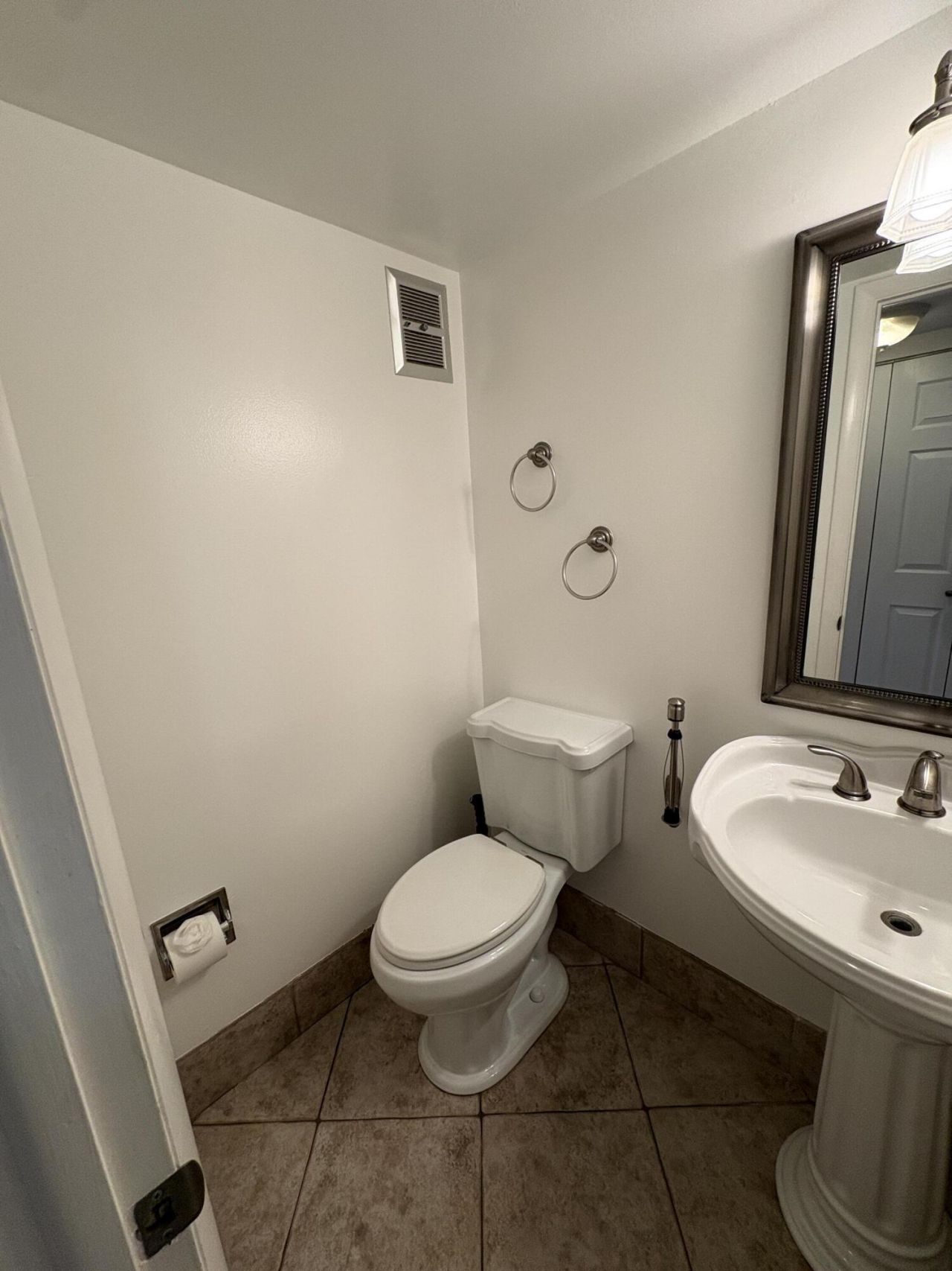 48 Bedford B, West Palm Beach, FL 33417 Photo