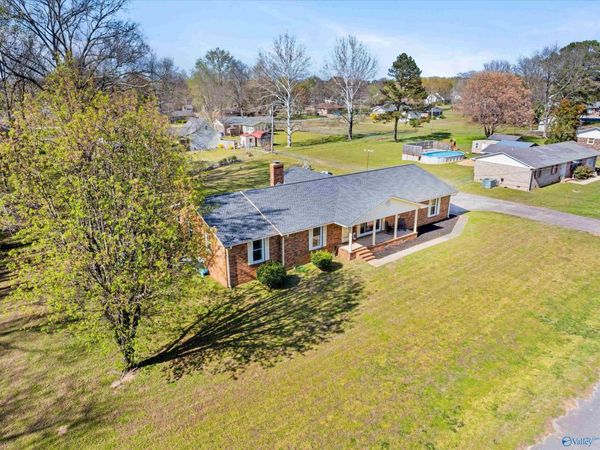 15209 Clodessa Drive, Athens, AL 35611