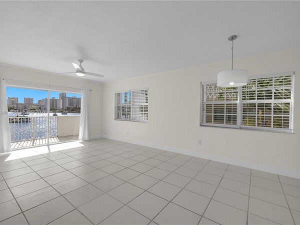 462 Golden Isles Dr, Unit 210, Hallandale Beach, FL 33009