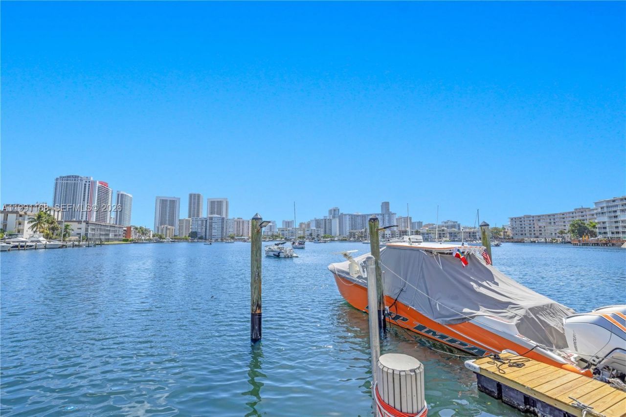 462 Golden Isles Dr, Unit 210, Hallandale Beach, FL 33009 Photo