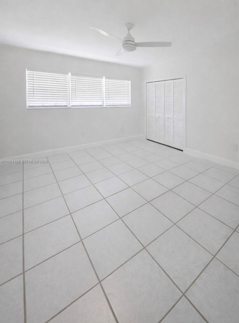 462 Golden Isles Dr , Unit 210, Hallandale Beach, FL 33009 Photo