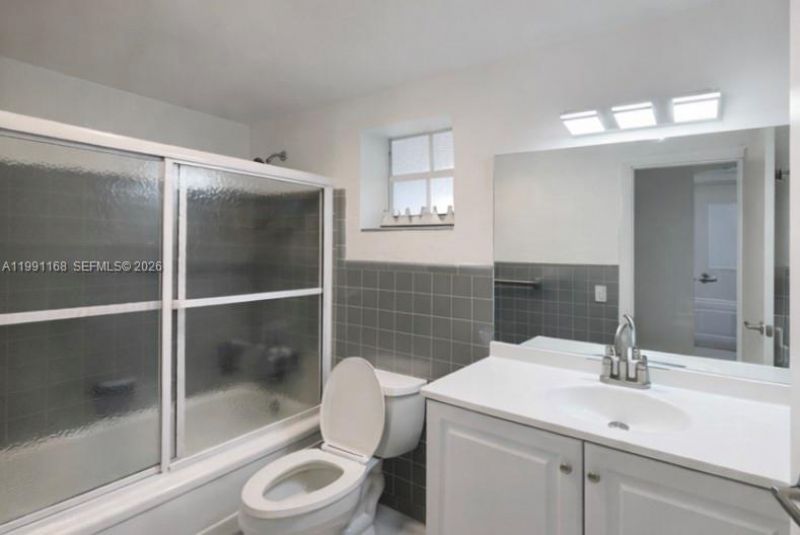 462 Golden Isles Dr , Unit 210, Hallandale Beach, FL 33009 Photo