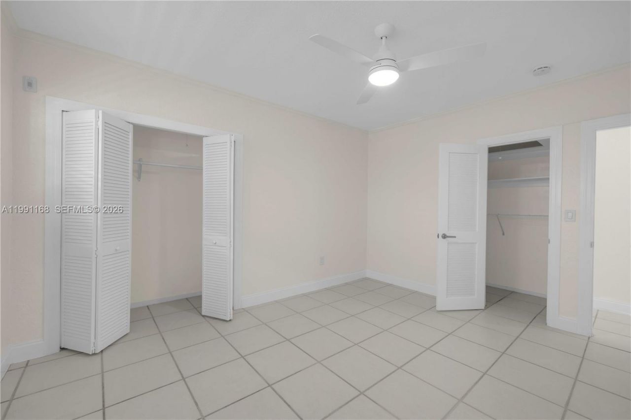 462 Golden Isles Dr, Unit 210, Hallandale Beach, FL 33009 Photo