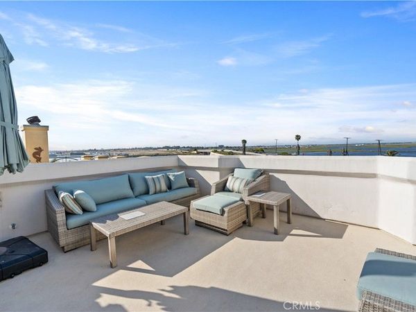 24 C Pacific Avenue, Surfside, CA 90743