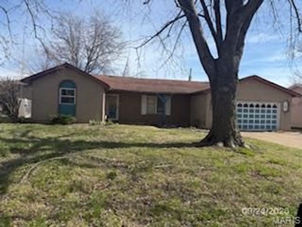 1215 Julie Avenue , Cahokia, IL 62206