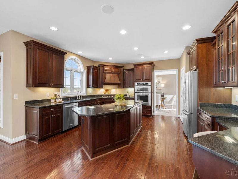 7556 Fox Chase Drive, West Chester, OH 45069 Photo 12